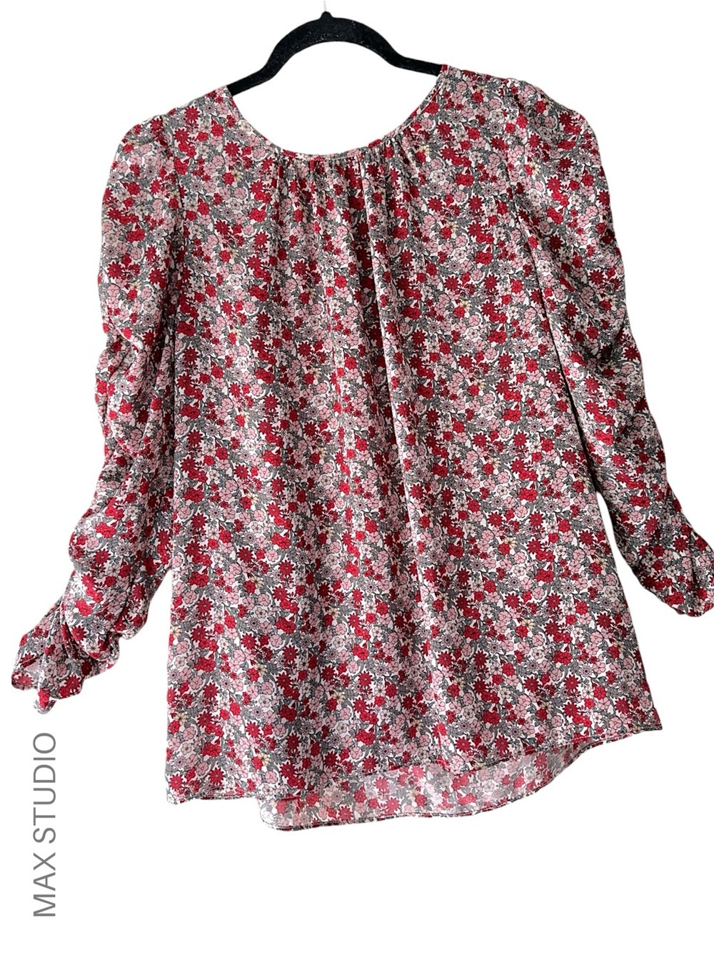 MAX STUDIO NWOT RUCHED LONG SLEEVE FLORAL TOP GRAY PINK RED DITSY PRINT | LARGE